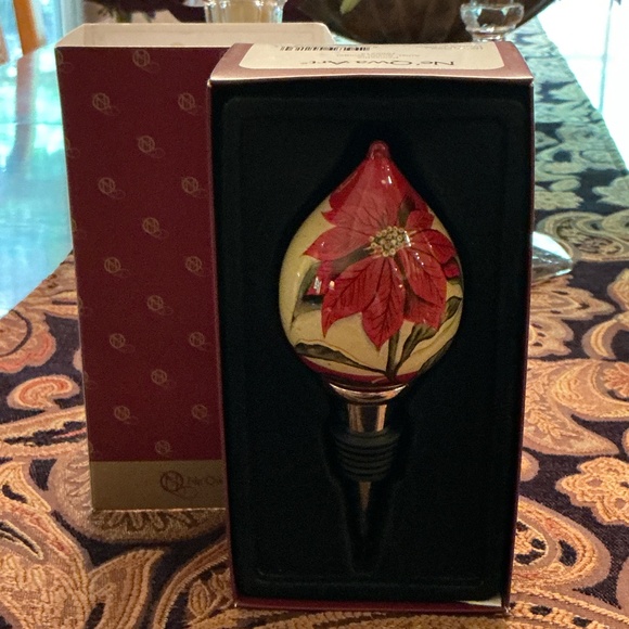 Ne'Qwa Art Collectable Glass Holiday Christmas Poinsettia Wine Bottle Stopper - Picture 1 of 6